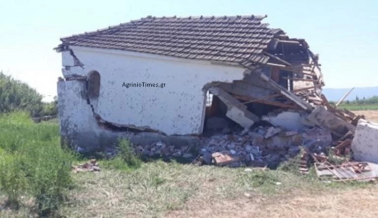 Ιερόσυλοι γκρέμισαν εκκλησάκι στο Αγρίνιο (εικόνες, βίντεο)